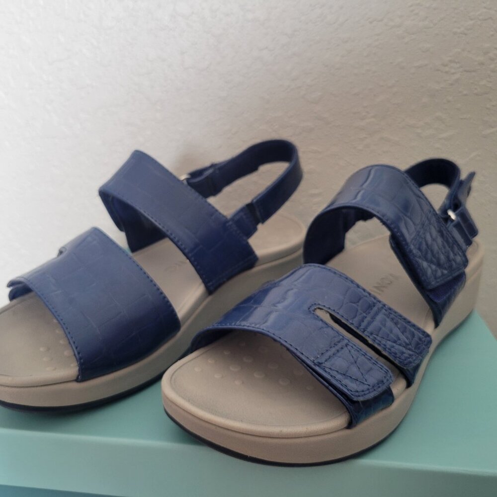 Vionic Blue Sandals - image 5